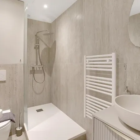 Bright And Cozy Air-conditioned * Neuilly-sur-Seine